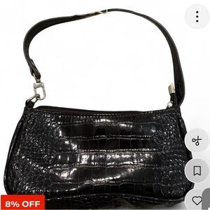 Elegant Black Crocodile-Embossed Shoulder Bag